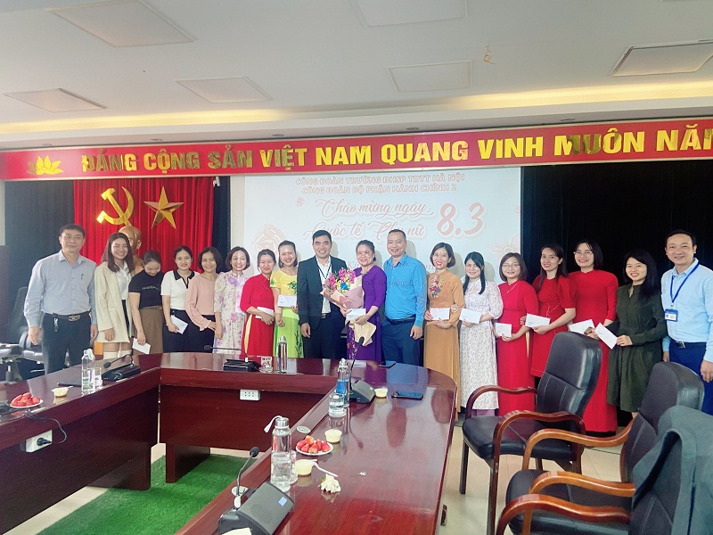 Công đoàn Bộ phận Hành chính 2 tổ chức gặp mặt, kỷ niệm Ngày quốc tế phụ nữ 8/3.