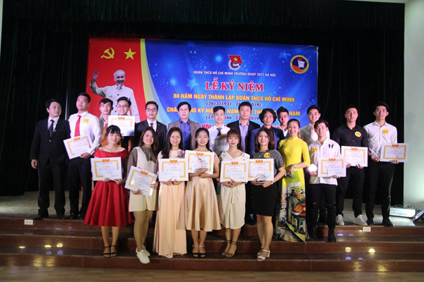  Đoàn Thanh niên Nhà trường mít tinh kỷ niệm 88 năm Ngày thành lập Đoàn TNCS Hồ Chí Minh, chào mừng 73 năm Ngày Thể thao Việt Nam và Chung khảo tiếng hát sinh viên 2019.
