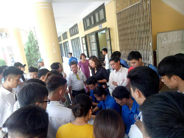 Tân sinh viên khóa 51 vui mừng, phấn khởi trong ngày tựu trường đợt 1