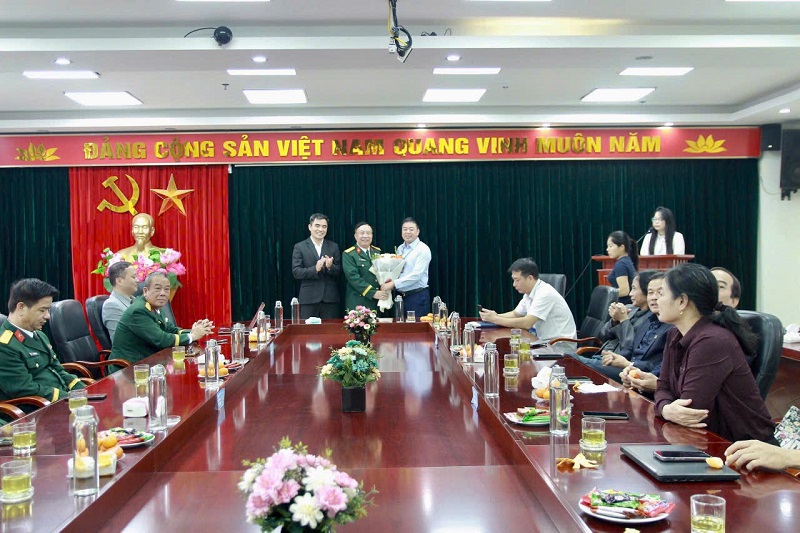 Gặp mặt kỷ niệm 81 năm Ngày thành lập Quân đội nhân dân Việt Nam và 36 năm Ngày hội Quốc phòng toàn dân (22/12)