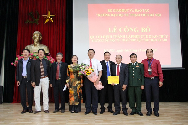  Lễ công bố quyết định thành lập Hội Cựu giáo chức Trường Đại học Sư phạm TDTT Hà Nội