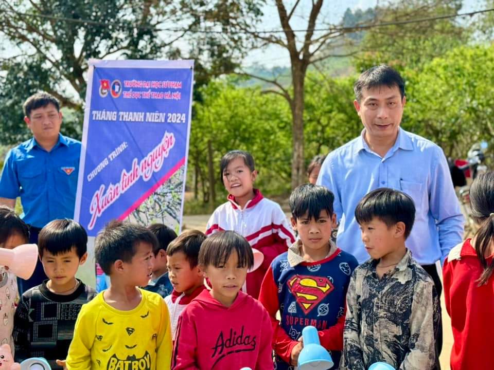 Xuân tình nguyện HUPES 2024 - Hành trình đong đầy yêu thương đến với trẻ em vùng cao Sơn La