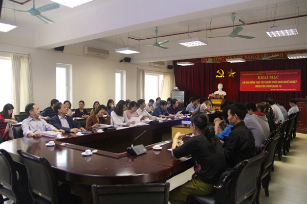  Trường ĐH Sư phạm TDTT Hà Nội khai mạc lớp bồi dưỡng tiêu chuẩn chức danh nghề nghiệp giảng viên chính hạng II