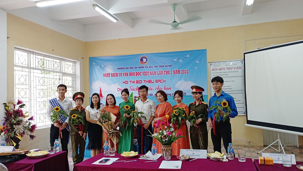 Sinh viên Trường Đại học Sư phạm TDTT Hà Nội sôi nổi tham gia Hội thi giới thiệu sách năm 2023