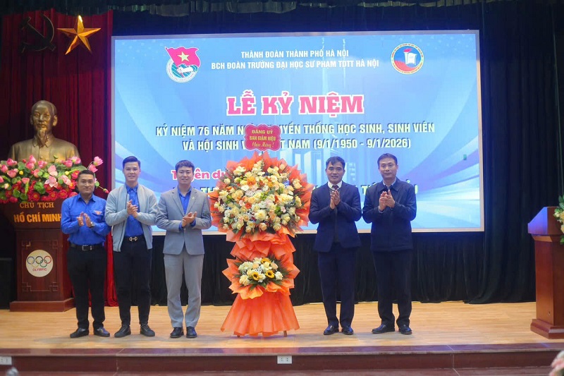 Đoàn Thanh niên nhà trường tổ chức Lễ kỷ niệm 76 năm ngày truyền thống Học sinh – Sinh viên và Hội sinh viên Việt Nam